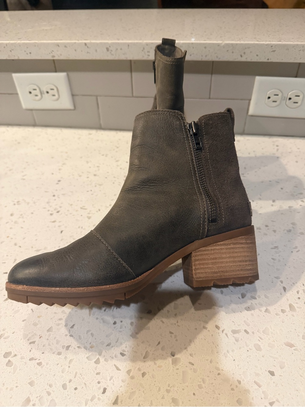 Sorel Cate booties size 8 greenish gray color